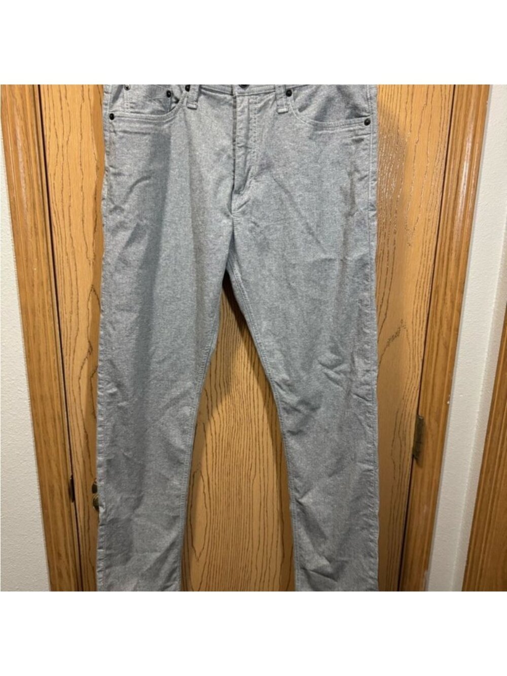 Classic Gray Sharp Style Men's Jeans 34x32 Revtown